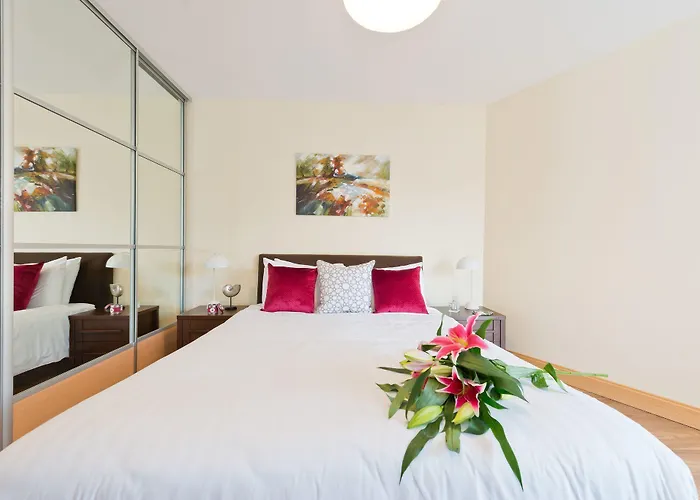 Broc House Aparthotel 4*