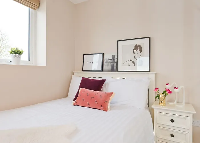 Broc House Aparthotel 4*