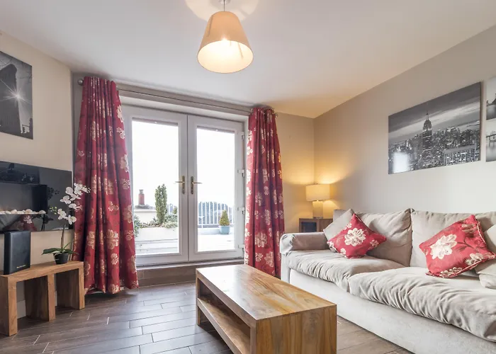 Aparthotel Broc House 4*