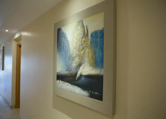 Broc House Aparthotel