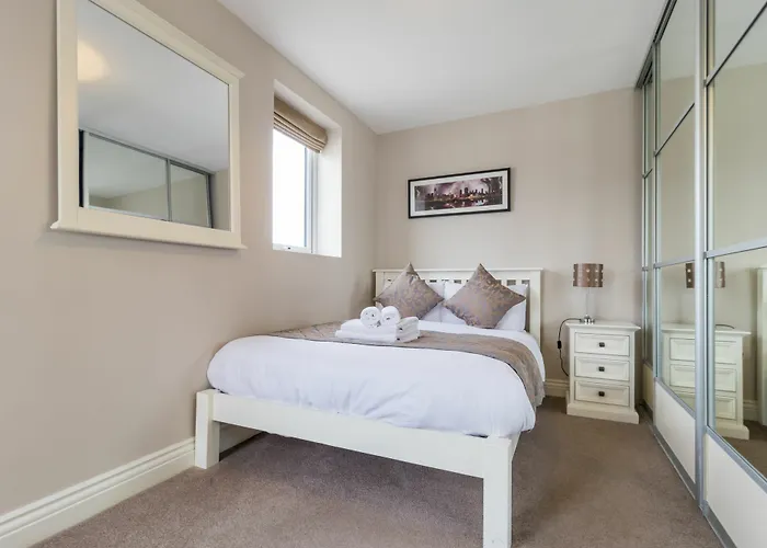 Aparthotel Broc House 4*