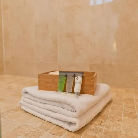 Aparthotel Broc House 4*