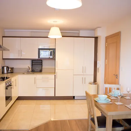 Broc House מלון דירות