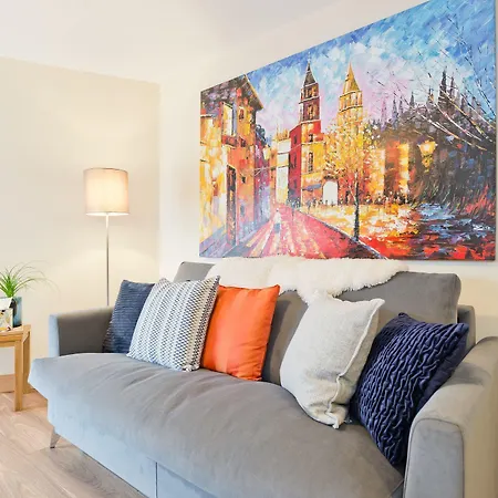 מלון דירות Broc House 4*