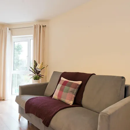 Broc House מלון דירות 4*