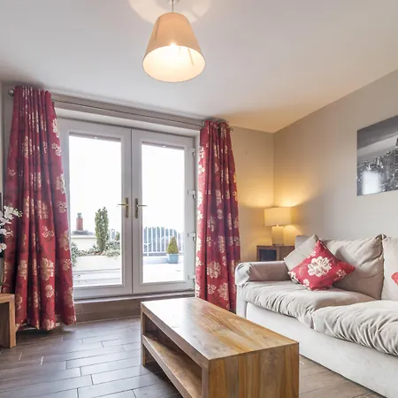 מלון דירות Broc House 4*