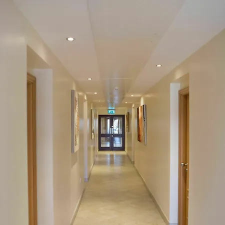 Broc House Apartmanhotel